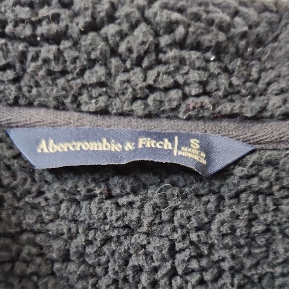 Abercrombie & Fitch Black and Green Plaid Teddy Jacket - Picture 4 of 9